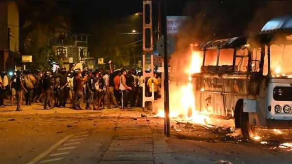 श्रीलंका में बद से बदतर हुए हालात, राष्ट्रपति ने कर दिया आपातकाल का ऐलान